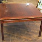 25 7368 COFFEE TABLE